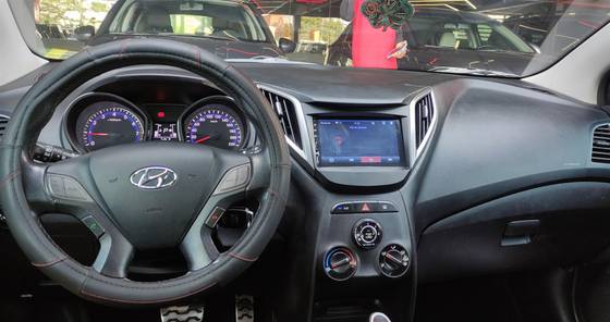 HYUNDAI HB20X 1.6 16V PREMIUM FLEX 4P AUTOMÁTICO HYUNDAI HB20X 1.6 16V PREMIUM FLEX 4P AUTOMÁTICO